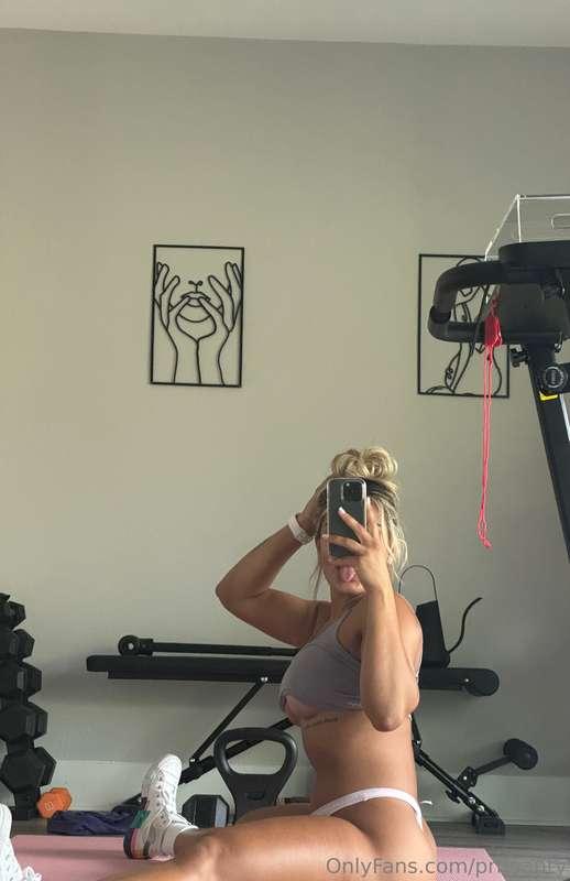 Tonight’s workout is extra 🥵🌶️  CHECK DM 😈