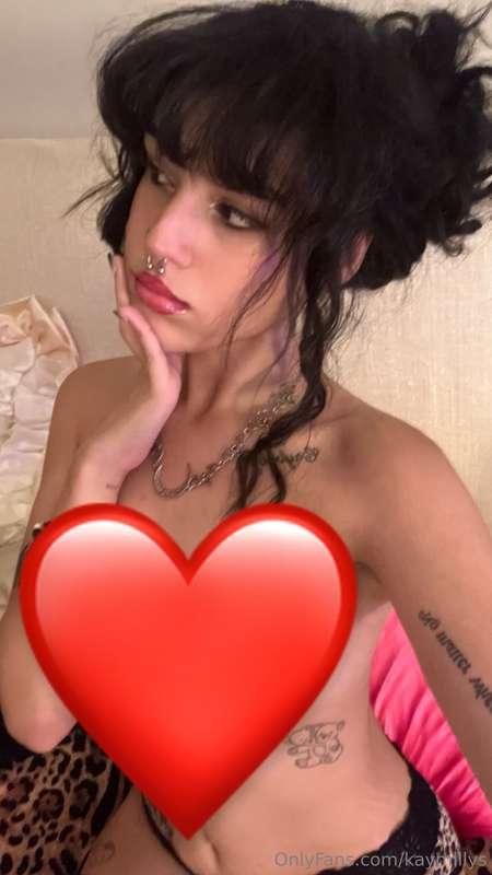 It’s titty Sunday 🎀😇