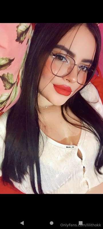 Just here to share my huge tits with you 😈 
⬇️⬇️ 𝓕𝓻𝓮𝓮 𝓢𝓾𝓫𝓼𝓬𝓻..