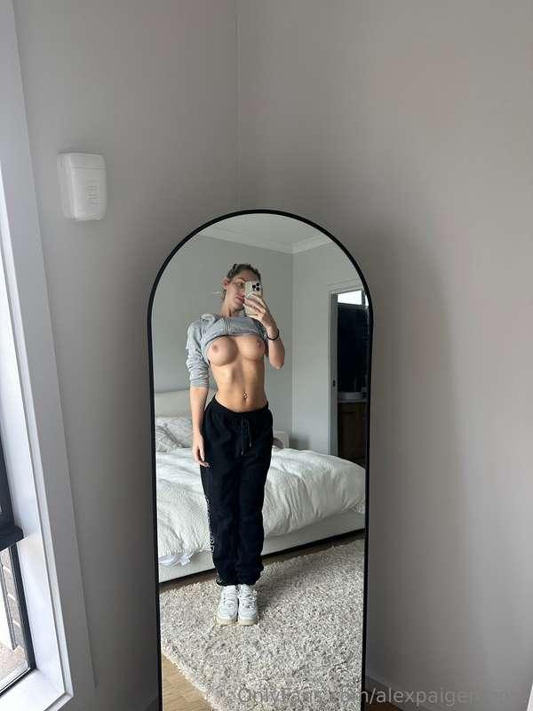 Cuddles welcome 🖤