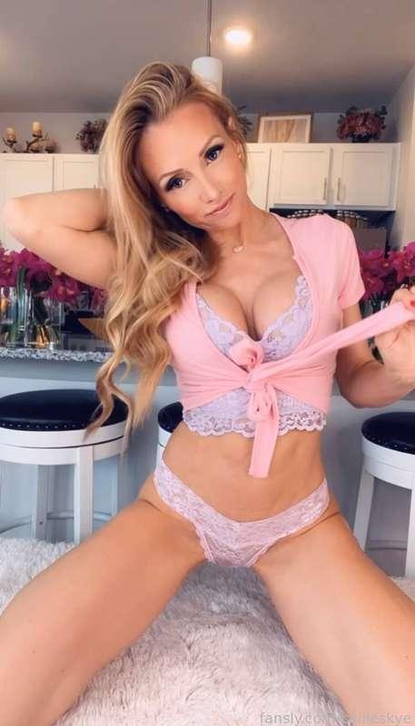 callieskye image #0
