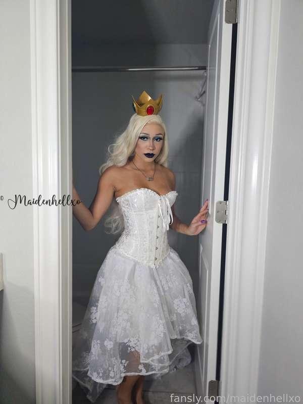 maidenhellxo image #4