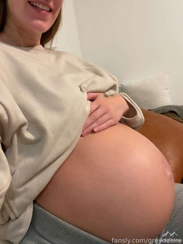 Selfie Saturday &amp; yes, still pregnant 😉🤰