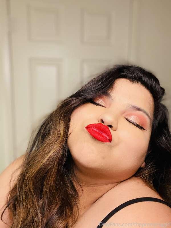 Do you like red on me 🥺❤️