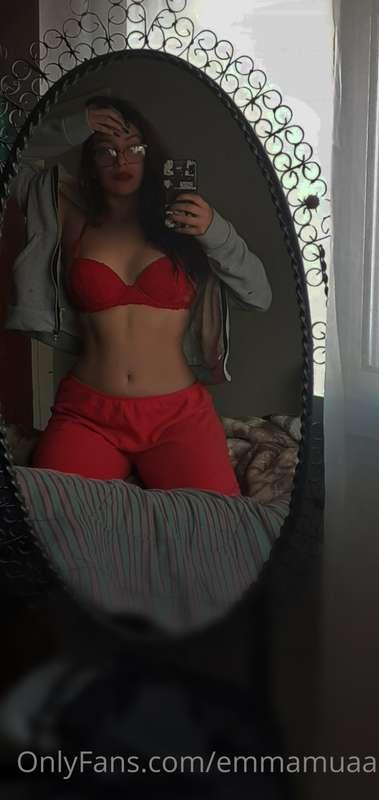 I'm alone in my boring bed🛏🥺, talk to me and let's play for ..