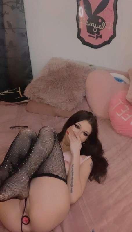 👩🏻‍🦱💄