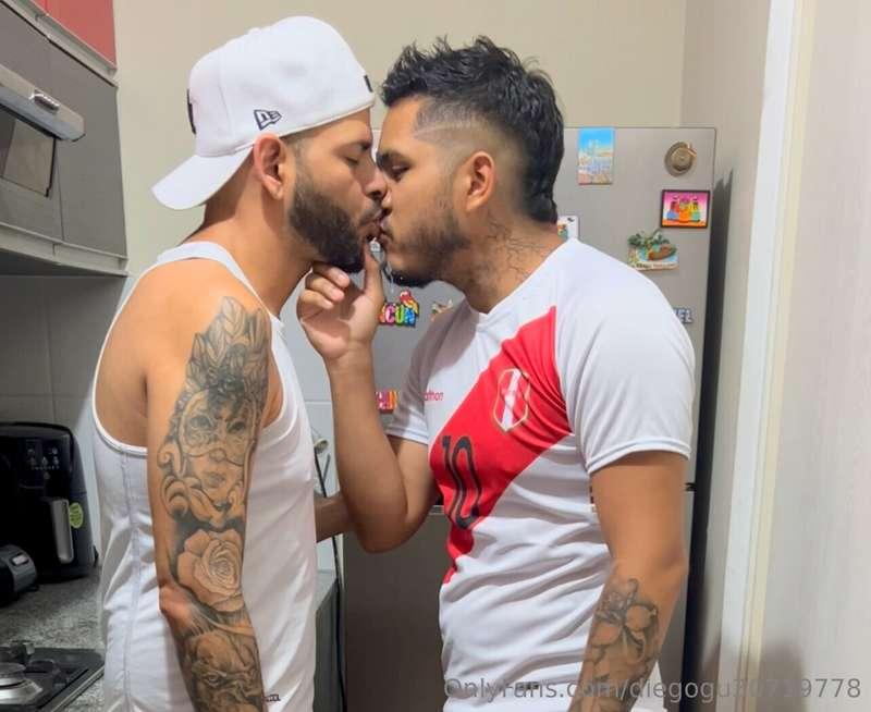 🍆🍆 beso con leche