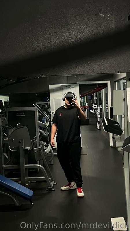 Spent my Halloween weekend grinding the gym🦍
