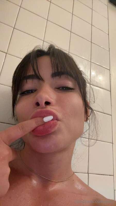 Wonder where this finger should go now...? 