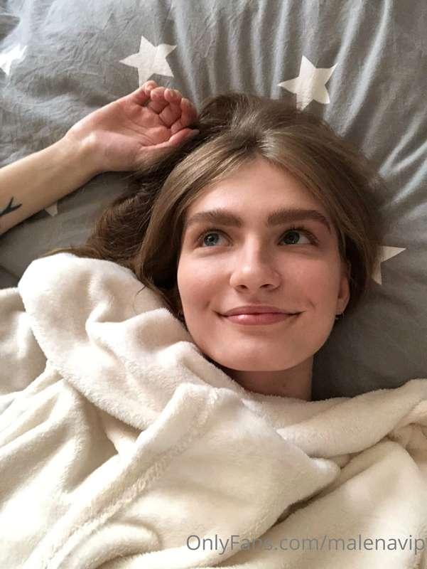 Do you like days when you can lie in bed all day?🥺🥰 When you..