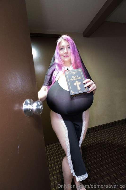 demoraavarice image #5
