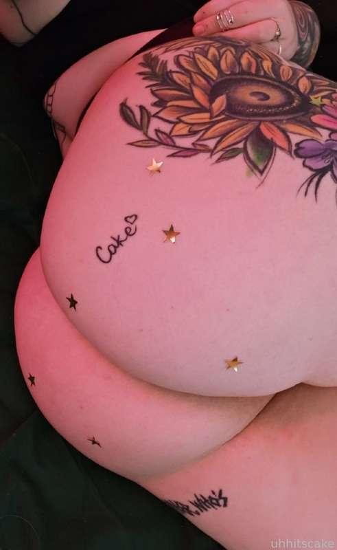 uhhitscake image #1