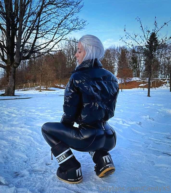 more fun in the snow 😋