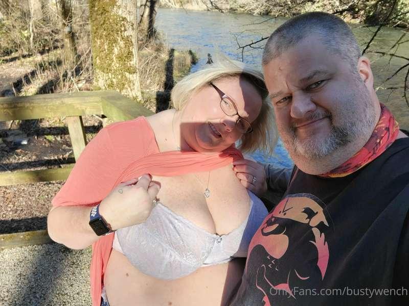 Good morning my lovely subs! Let's make it a great titty Tue..