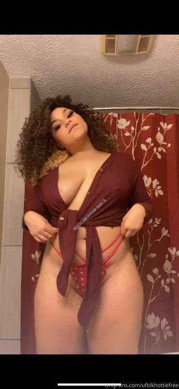 if you guys aren’t messaging me, subscribing to my paid page..