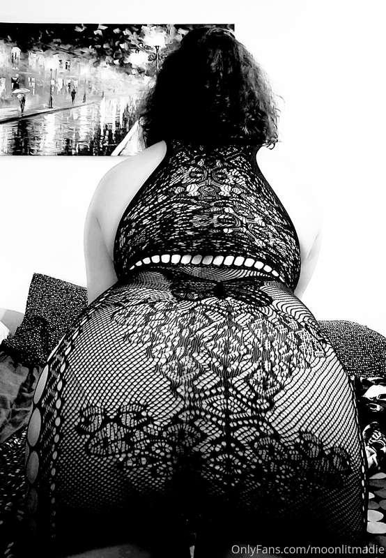 What can I say, the b&w is my thing 💋 new lingerie im loving..