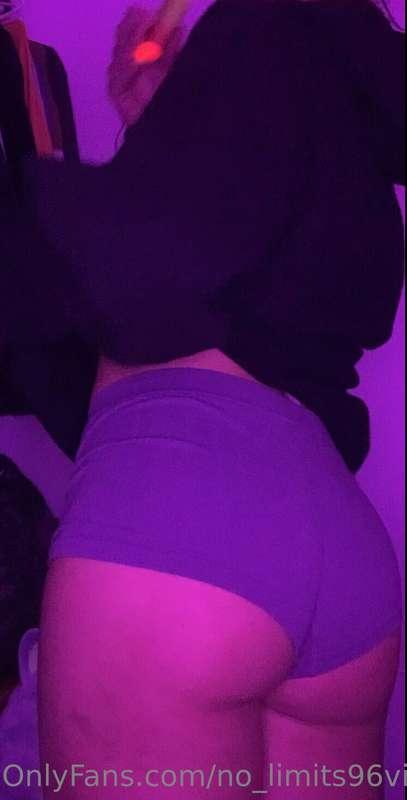 Random booty selfie 🍑