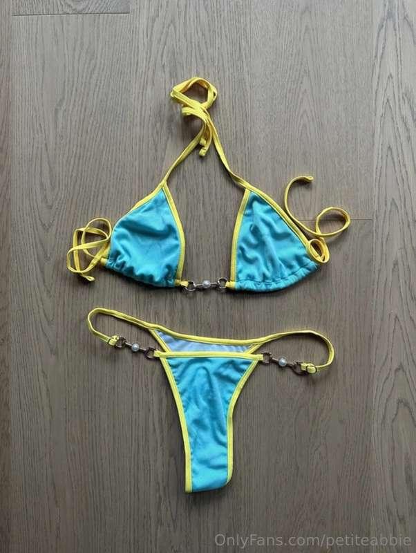 My new bikini’s, which one should I wear first? 🩵💛