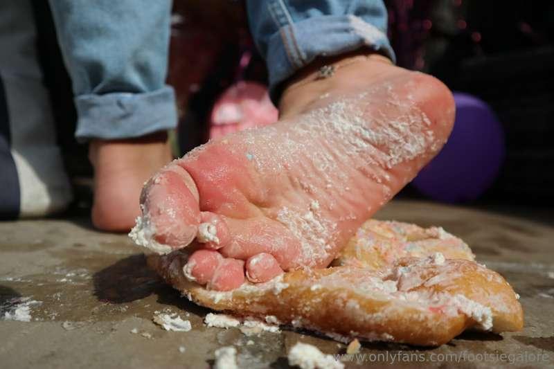 footsiegalore image #14