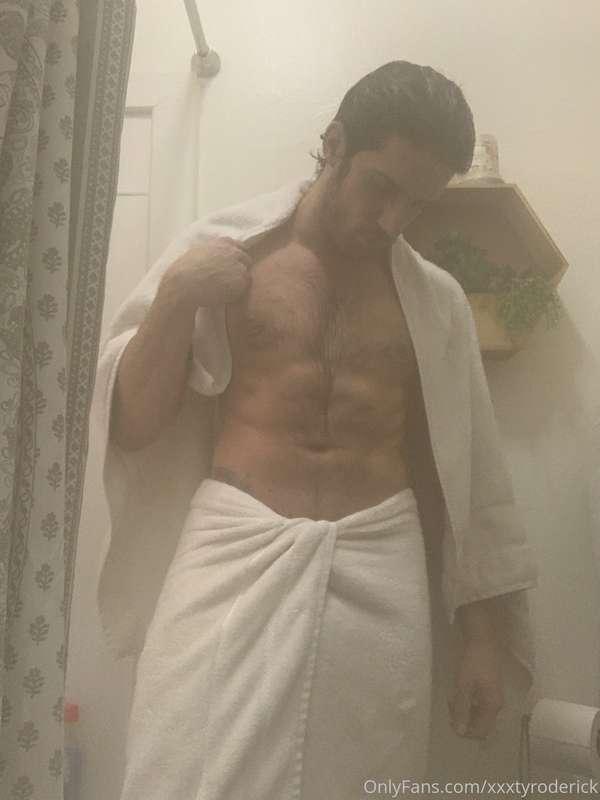 Steamy shower time!