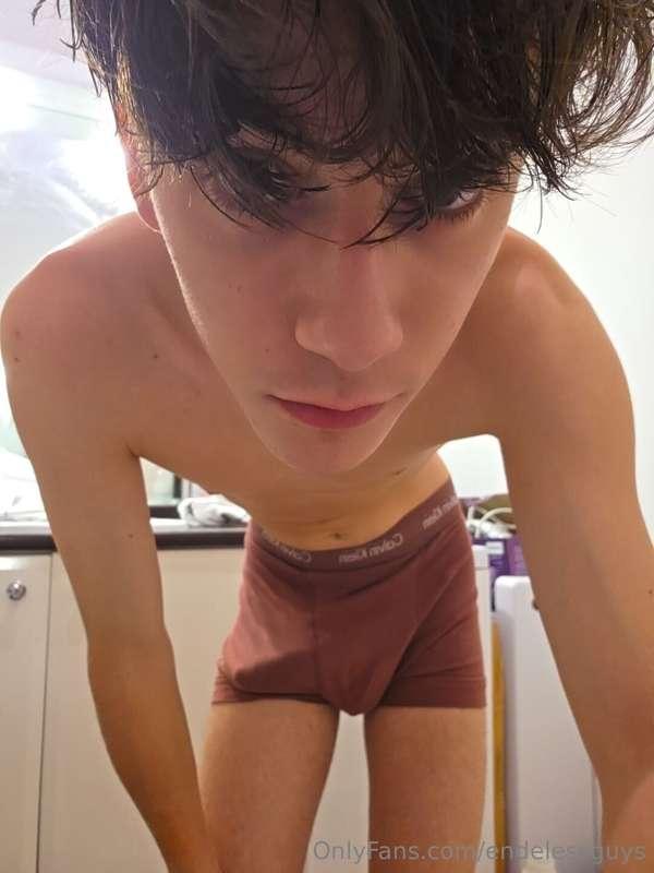 Tell me HOW can I hide this if my friend is coming home 😭💕