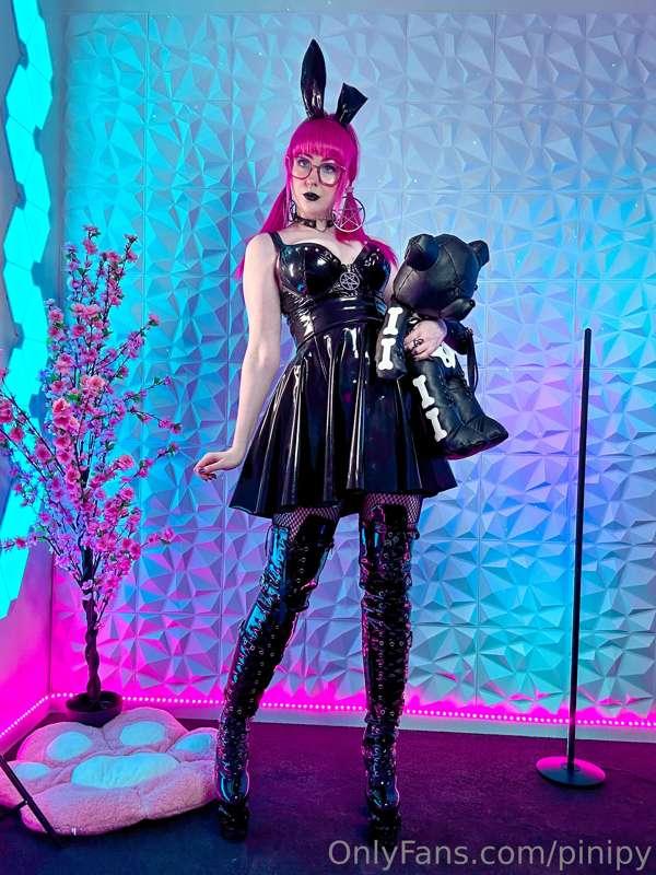 I shot a bunch in the black bunny outfit, I just scheduled o..