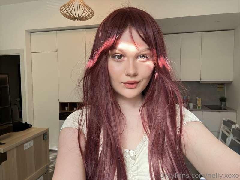 burgundy makes me look a bit more mysterious, does not it?