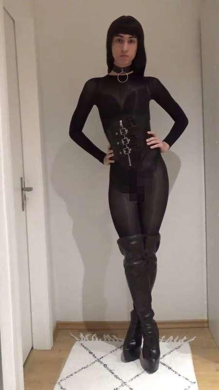 Goth outfit with this new nylon bodysuit😊
It had no zipper s..