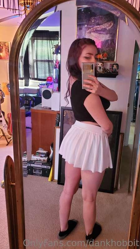 Check out my wish list and dress me like a barbie 💅