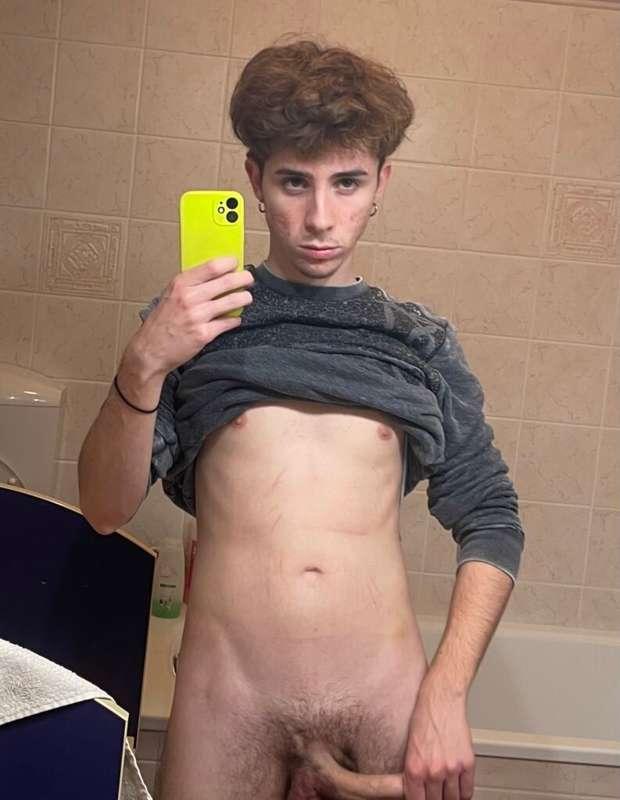 scrivimi in privato se vuoi divertirti 😏