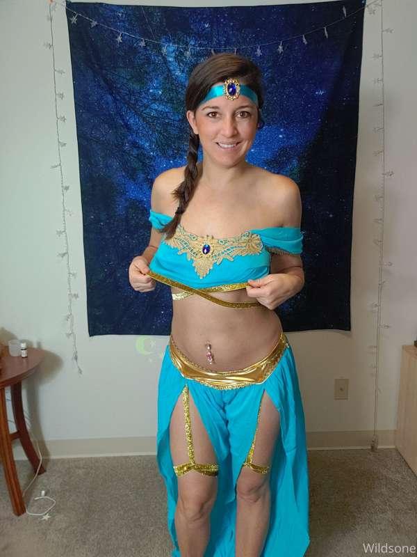 Prince Ali... Do you want to see... My magic carpet??  

Ful..