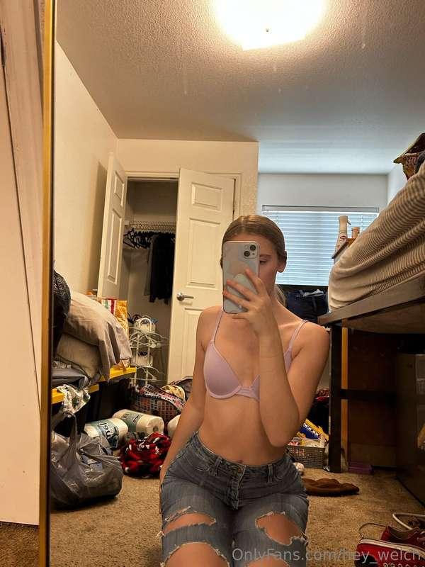 Confidence looks good on me, don’t you think?💋
