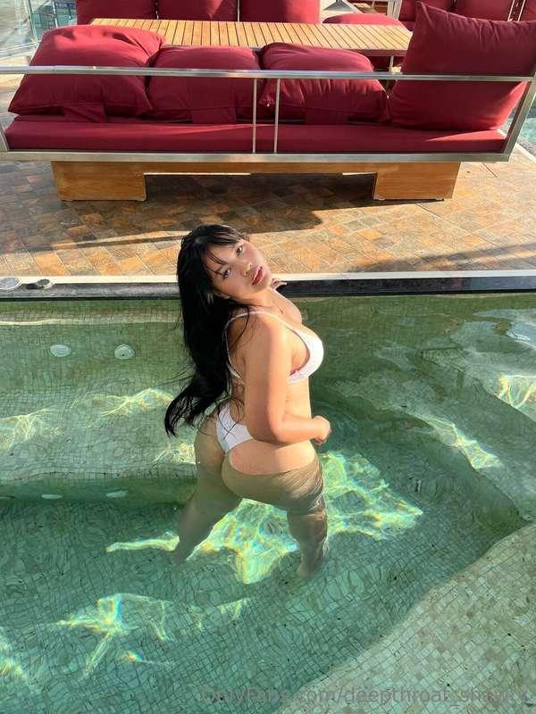 Sunny ass needs some spankings 🥺💕