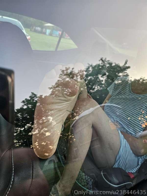 Barefoot all day for the fourth.... can you see how dirty th..