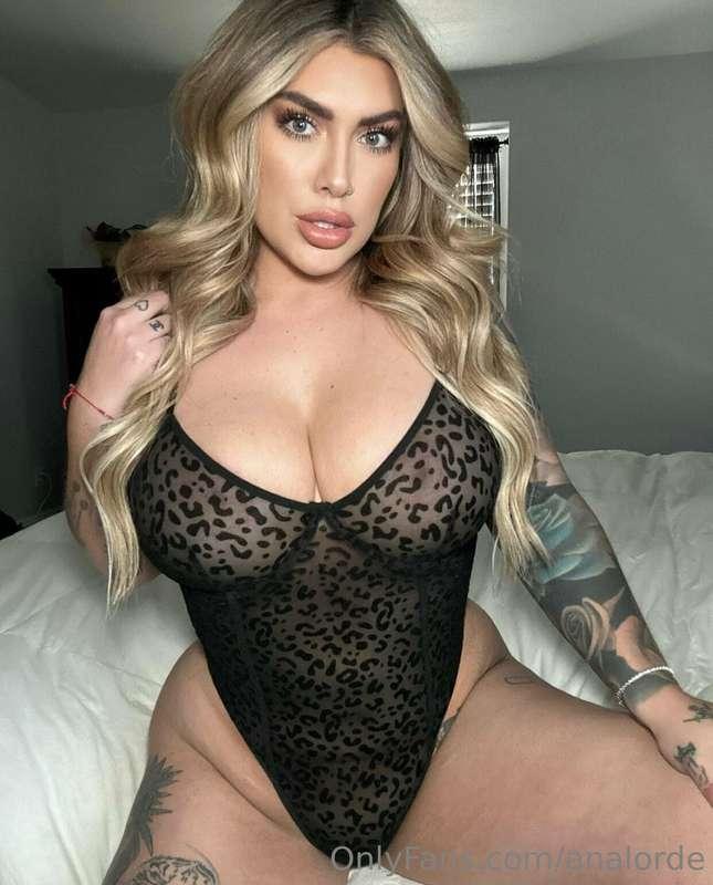 Do you want to play with me? 💋 @ana.vip