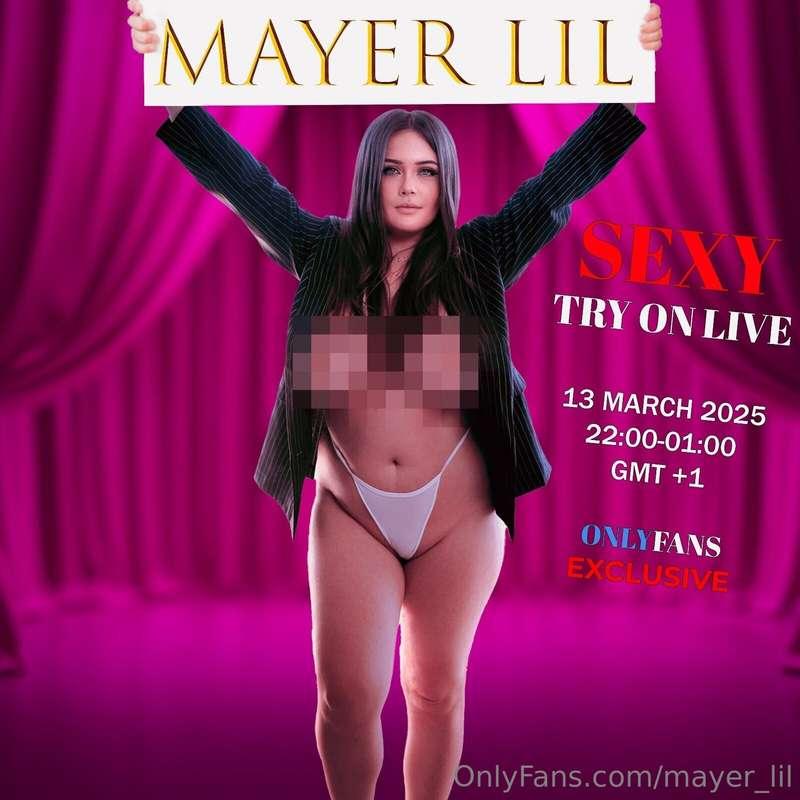 Live giovedì ore 22:00! Pronti??????🔥🤍