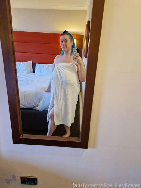 Photos from 4.12.23 - Part 1 of 1

Featuring: Alice Mayflower

No. of photos: 11

Hashtags: #hotelroomselfie #towel #nude #pussy #ass #tits #Scottish #2023