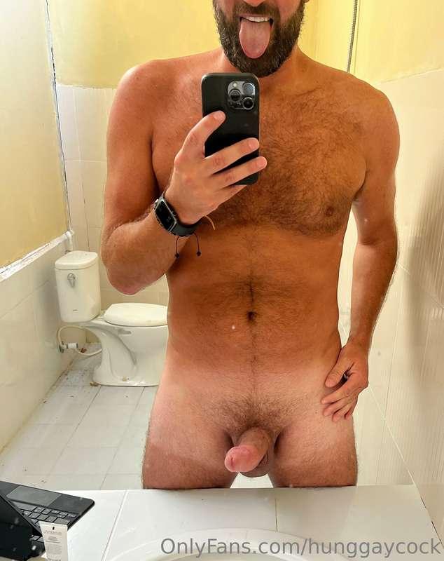 Lick my tongue, and then my dick 👅🍆