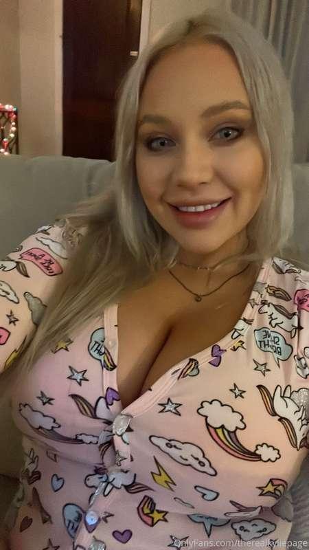 How loud do you want me to scream your name while fucking th..