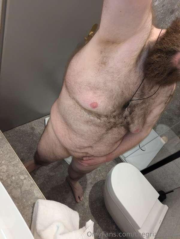 Vacation means hotel bathroom selfies for the boys back home..