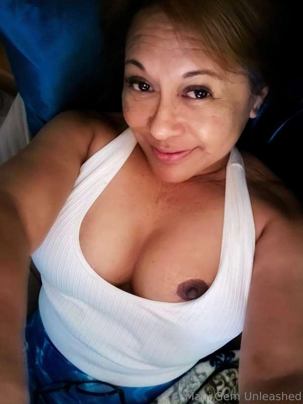 Hey Fans! What are you doing on a Saturday Night? 🥰