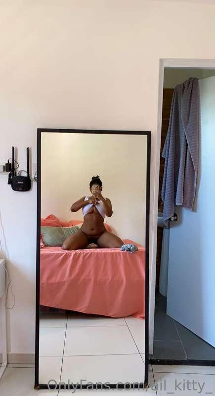 ## Come to bed 🥵💦