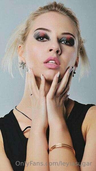 I am looking right into your soul..😈