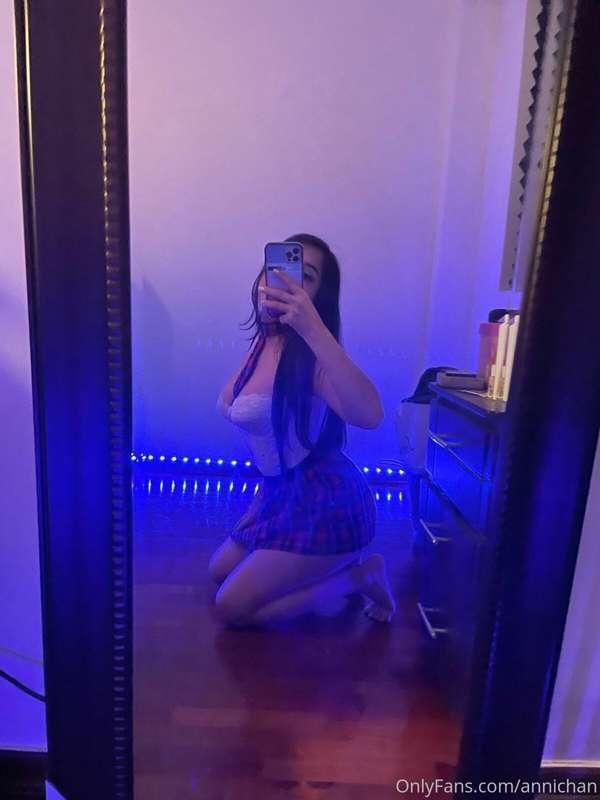 Me quieres de rodillas? 🥵💦