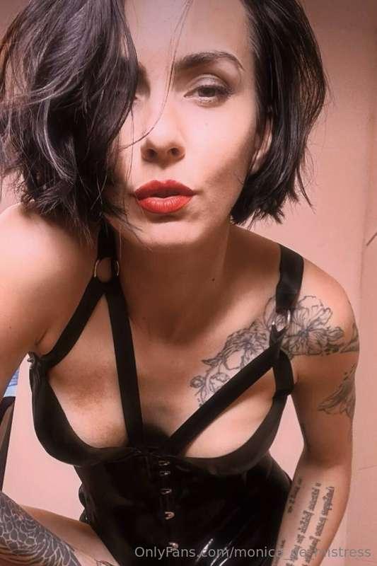 https://onlyfans.com/1696615388/monica_de_mistressYou boys n..