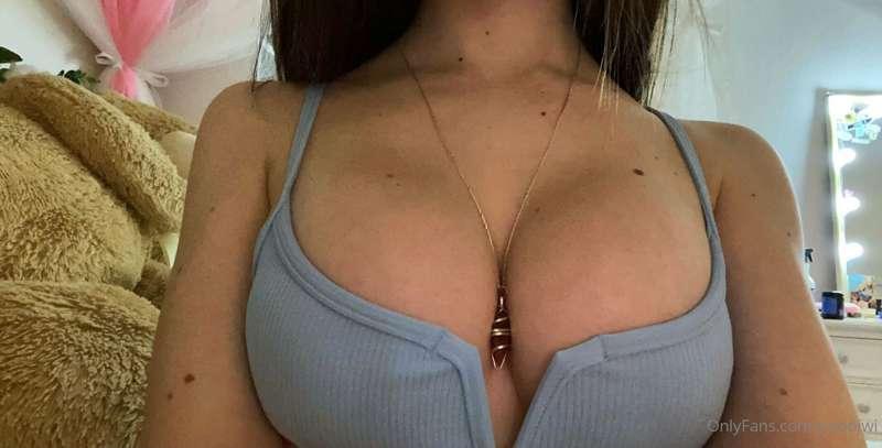 can u help me take off my necklace
