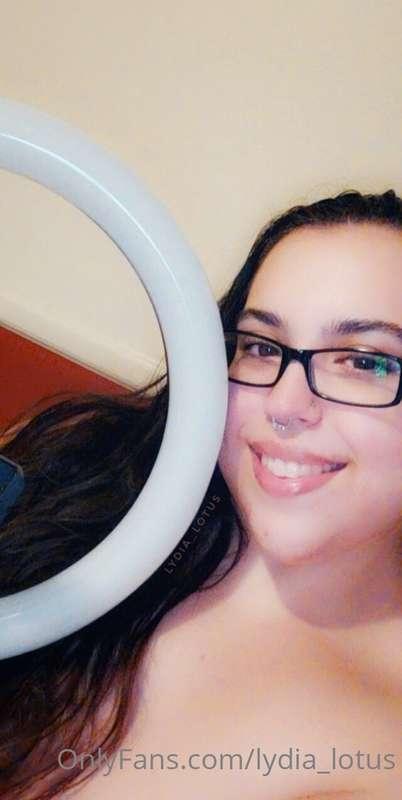 One of my lovely fans gifted me the ring light off my wishli..