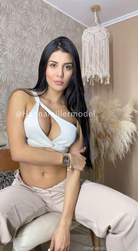 I like to dress casual but hot 🔥🔥 Video calls are available!..