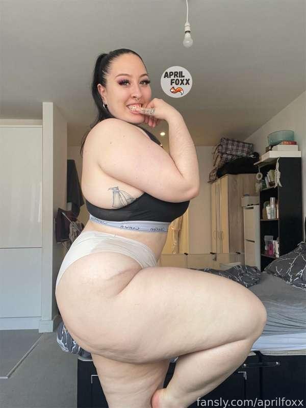 aprilfoxx image #0