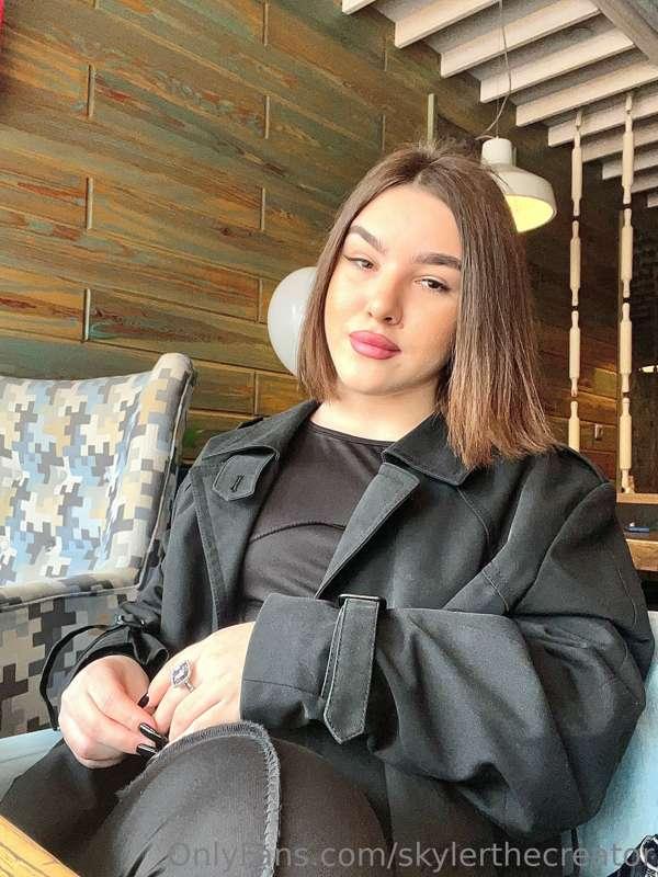 Let's give each other some attention, shall we? 🙈 Then our e..